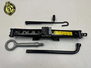 Land RR VELAR JAGUAR F-PACE 2017-2023 GATO DE NEUMÁTICO DE REPUESTO DE EMERGENCIA CON KIT DE HERRAMIENTAS OE - Imagen 1 de 6
