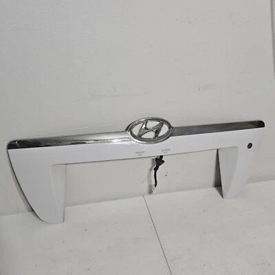 2005 2006 2007 2008 2009 HYUNDAI TUCSON REAR LIFTGATE HATCH LICENSE PLATE TRIM - Image 1 of 4
