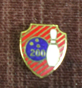Bowling pin enameled shield 200 club blue white red stick pin back - Picture 1 of 2