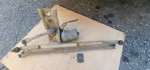77-88 PORSCHE 924 FRONT WINDSHIELD WIPER TRANSMISSION LINKAGE W MOTOR OEM - Bild 1 von 17
