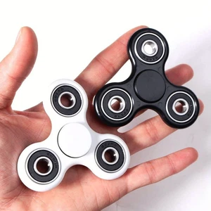 Tri-Spinner Fidget Toy Ceramic EDC Hand Finger Spinner Desk Focus BLACK + White - Picture 1 of 2