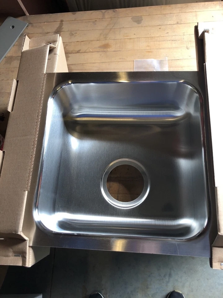 Fregadero de cocina de acero inoxidable Foto 1 de 3
