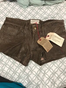 aktuelle Elliott Boyfriend Shorts Lammleder Gr. 25 Army Farbe - Bild 1 von 9