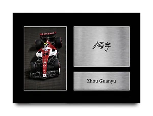 Zhou Guanyu Formel 1 Geschenkidee signierte Fotoabzüge für Fans der Formel 1 Formel 1 - Bild 1 von 17