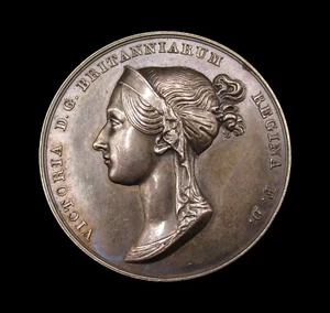 1838 VICTORIA KRÖNUNG 37mm GEFASST SILBERMEDAILLE - VON PISTRUCCI - Bild 1 von 4