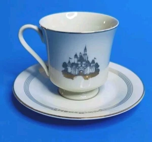 WALT DISNEYLAND  DISNEY WORLD Cinderella Castle Tea Cup & Saucer MINT - Picture 1 of 6