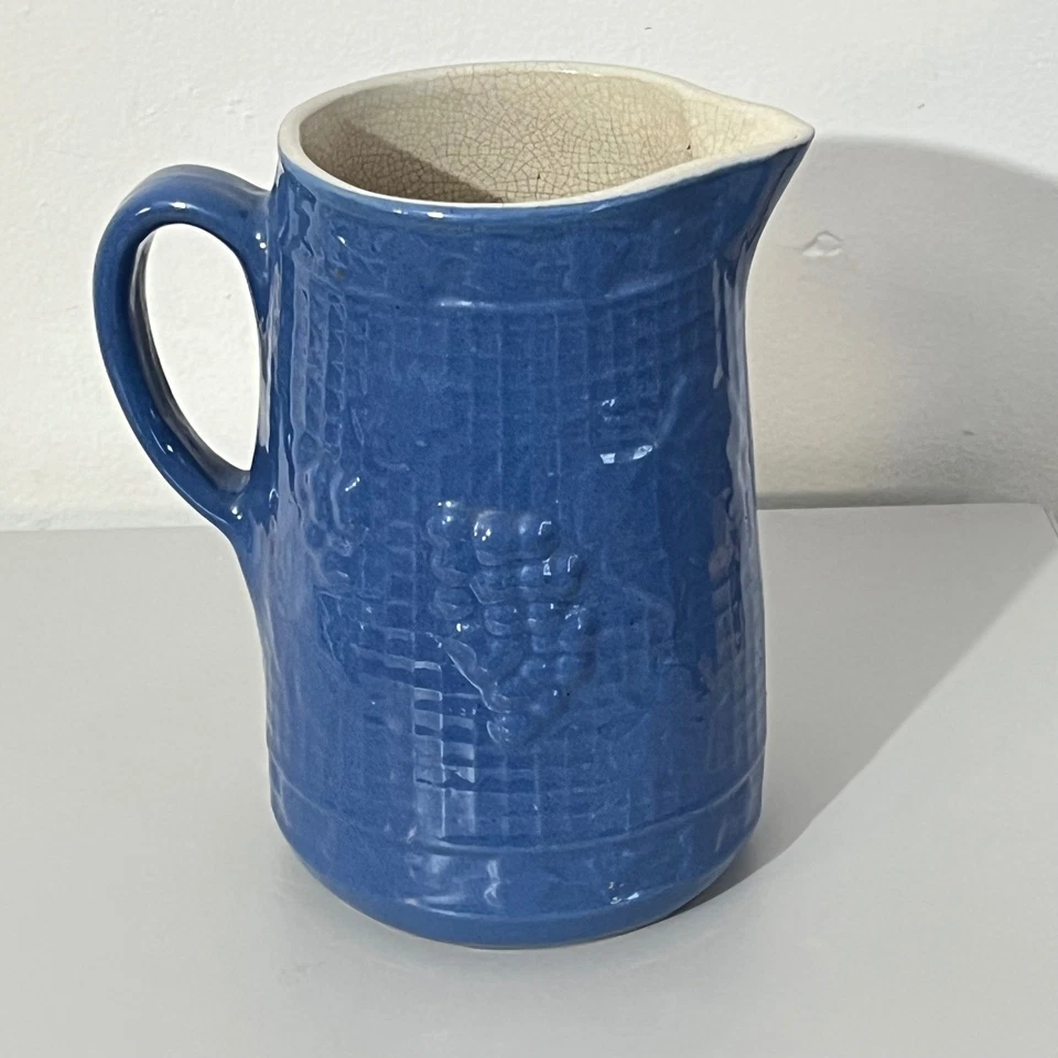 Jarra jarra de agua vintage con patrón de uva azul UHL Pottery Co Foto 1 de 4