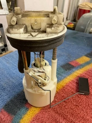 Fiat Punto  Kraftstoffpumpe komplett Tankanzeige Füllstandsanzeige - Bild 1 von 2