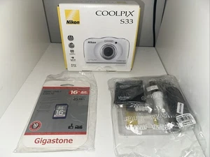 Nikon Coolpix S33 impermeable/a prueba de golpes. Caja abierta TOTALMENTE NUEVA - Imagen 1 de 15
