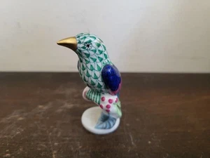 Vintage Herend Hungary Porcelain Fishnet Figurine Bird Green - Picture 1 of 7