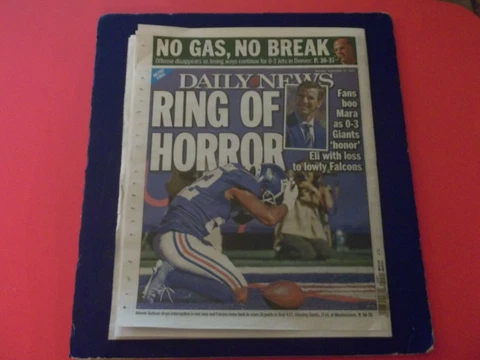 'NY GIANTS  QB ELI MANNING'  INDUCTED INTO "RING OF HONOR"  DAILY NEWS  9/27/21 Cover