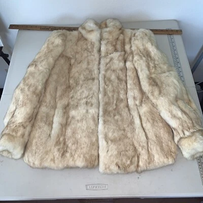 Abrigo de piel de conejo vintage muy buen estado Hong Kong pequeña mafia Foto 1 de 4
