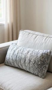 UGG blau Kunstfell Körperkissen 16”x33” neu ohne Etikett nie benutzt weicher Plüsch - Bild 1 von 6