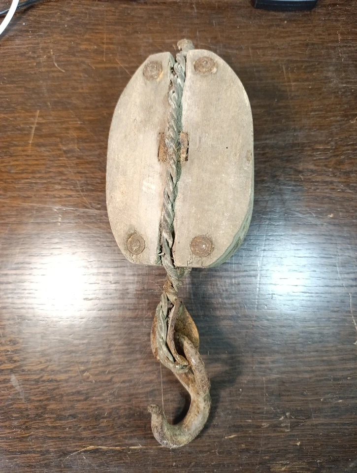 Poulie Ancienne Bois - Photo 1/4