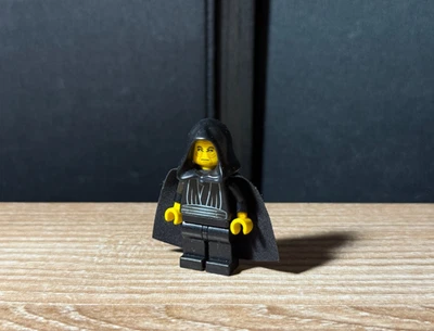 LEGO STAR WARS Emperor Palpatine Yellow Head Vintage Minifigure sw041 - Image 1 of 2