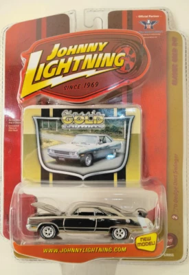 Dodge Dart Swinger 1970 Johnny Lightning 2008 LE "Classic Gold Collection" Foto 1 de 4