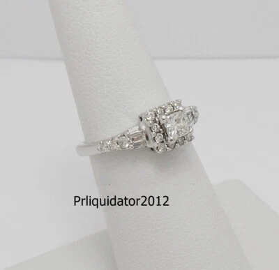 Anillo de compromiso de aniversario con halo de diamantes naturales de 3/4 quilates de oro blanco de 14 quilates Foto 1 de 4