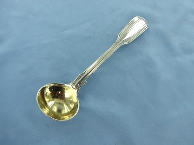 AN ANTIQUE  STERLING SILVER  FIDDLE THREAD SALT SPOON.LONDON 1854. - Image 1 of 4