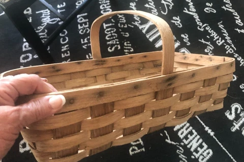 Vtg Deep SPLINT Oak WOOD Rectangle GATHERING BASKET Garden Shop 19X11X6 Runners Cover