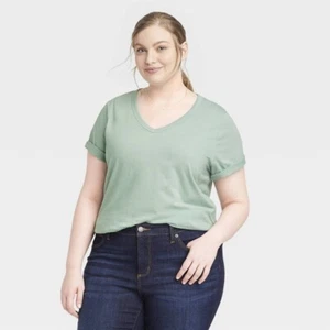 NEW Women's Plus Size Short Sleeve V-Neck T-Shirt - Universal Thread™ 4X - Picture 1 of 1