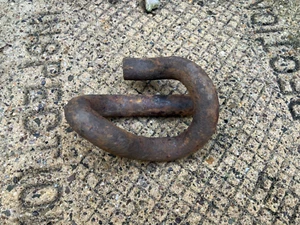 PANDROL RAIL CLIP. IDEAL PAPER WEIGHT OR ORNAMENT - Picture 1 of 1