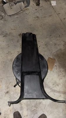 OEM 2009-2018 DODGE RAM 1500 ЛЕВАЯ НИЖНЯЯ ЦЕНТРАЛЬНАЯ ПАНЕЛЬ ОТДЕЛКИ СТОЙКИ B ЧЕРНАЯ - Изображение 1 из 2