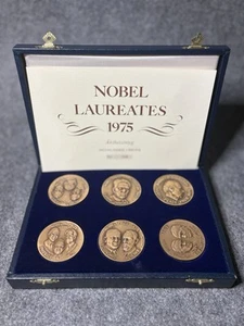 Nobelpreisträger 1975 - 6er Set Bronzemedaillen - Limited Edition #168/900 - Bild 1 von 13