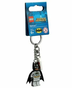 LEGO BATMAN MINIFIGURE KEYRING 853951 KEYCHAIN KEY RING DC SUPER HEROES BNWT - Picture 1 of 5