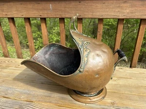 Antiker englischer gehämmerter Kupferhelm Kohle Asche Schaufel Eimer 2 verzierte Griffe - Bild 1 von 22