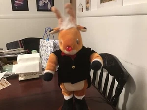 Singing Rudolph the Rednose Reindeer does not dance - Picture 1 of 1