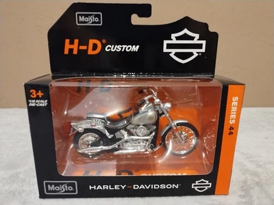 Harley Davidson Maisto 1984 FXST Softail Series 44 1:18 Die Cast Foto 1 de 4