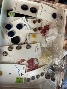 Vintage to now buttons Mixed Lot for Collection Sewing Or Crafts (I6) - Picture 1 of 8