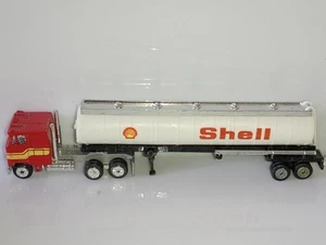 Playart Hong Kong 1:87 Scale? / Mack Cruiseliner Truck & Tanker Trailer - Shell - Picture 1 of 10