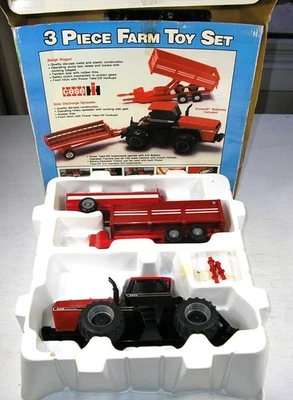 Vintage 1988 ERTL 1:32 IH/Case 3 Piece Farm Toy Set, Battery Powered Tractor - Image 1 of 4