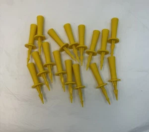 16 Tupperware Corn On The Cob Holders - Picture 1 of 1