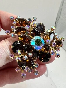 Flower Amber & Aurora Rhinestones 1930s Vintage Gold Brooch Pin M-4397 - Picture 1 of 3