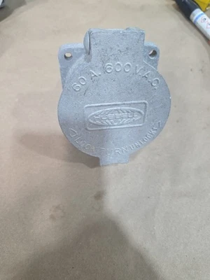 Hubbell HBL26410 "HUBBBELLOCK" 60 amperios receptáculo 600Vac 60A 3P 4W Foto 1 de 4