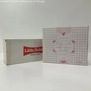 VNTG Dynasty Doll 30th Anniversary Porcelain Doll w/ Heriloom Tea Set Bundle - Picture 1 of 8