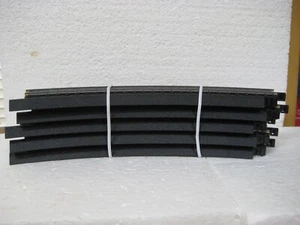 HO  LIFE-LIKE POWER LOC CURVED TRACK BLACK ROADBED 5 PC - Picture 1 of 3