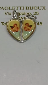 CIONDOLO A FORMA DI CUORE CON CUPIDI SMALTATI DA DIVIDERE E CONDIVIDERE - Foto 1 di 1