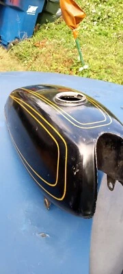 Kawasaki H1 500 1971 de colección motocicleta Mach 1 Widowmaker granero encontrar tanque de gasolina EE. UU. Foto 1 de 4