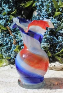 Mundgeblasene Kunstglas Spirit of '76 Vase rot weiß & blau geraffter Rand - Bild 1 von 7