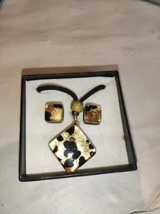 Murano Glas, Halskette, Ohrring Set.  Schwarz & Gold auf einem Akkord. - Bild 1 von 9