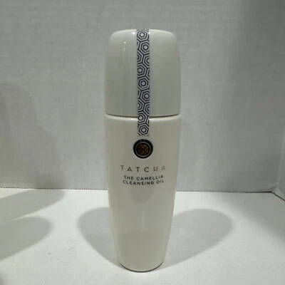 Aceite limpiador de camelia Tatcha: desmaquillante y limpiador facial 2 en 1 5 oz/150 ml Foto 1 de 2