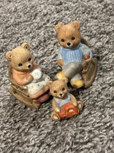 Lote de 3 figuras interiores Homco 1470 mecedora osos familia mamá papá niño hogar - Imagen 1 de 4