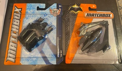 Matchbox Sky Busters Lote de 2 Batwing (2015) y The Bat (2012) MBX Undercover Foto 1 de 4