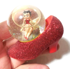 Betty Boop Mini Water Ball sits red sparkle show 2002 LIc. OOP Glass Resin - Picture 1 of 8