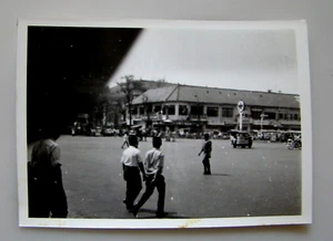 1967 Saigon Street Scene B&W Photo South Vietnam war old - Picture 1 of 2