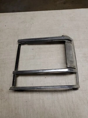 87 88 89 90 1987 DODGE CARAVAN RIGHT PASSENGER HEADLIGHT BEZEL CHROME (B00) - Image 1 of 3