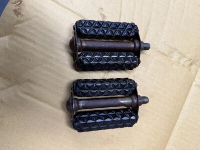 Schwinn Mens 1962 Middleweight  Tiger 26" Bicycle Pedals - Image 1 of 4